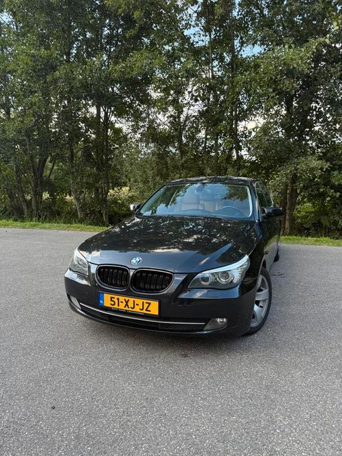BMW 5-Serie 3.0 I 530 AUT 2007 Zwart, Auto's, BMW, Particulier, Benzine, B, Sedan, Automaat, Origineel Nederlands, Zwart, Achterwielaandrijving