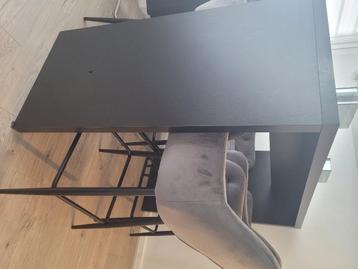 Bartafel beschikbaar voor biedingen