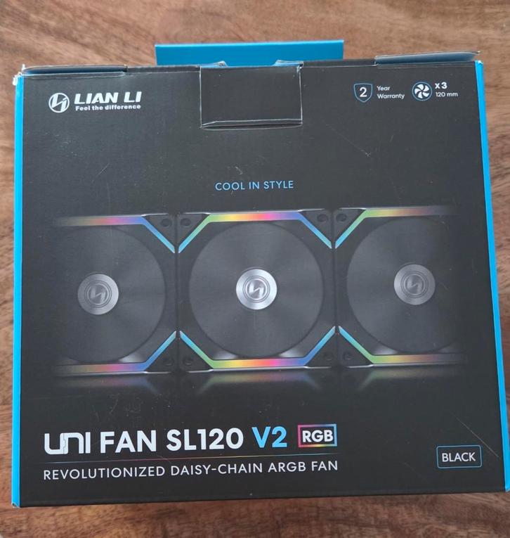 3 stuks Lian Li Uni Fan, Computers en Software, Computerkoelers, Zo goed als nieuw, Luchtkoeling, Ophalen of Verzenden