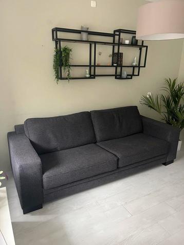 Montèl Geneve Bank Donkergrijs 4-zits en loveseat beschikbaar voor biedingen