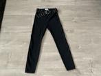 Zwarte Bershka broek met riem, Kleding | Dames, Spijkerbroeken en Jeans, Ophalen of Verzenden, Zo goed als nieuw, Zwart, W28 - W29 (confectie 36)