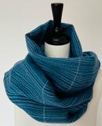 handgeweven blauwe sjaal met witte en zilverdraden 210 x42cm, Kleding | Dames, Ophalen of Verzenden, Zo goed als nieuw, Maat 46/48 (XL) of groter