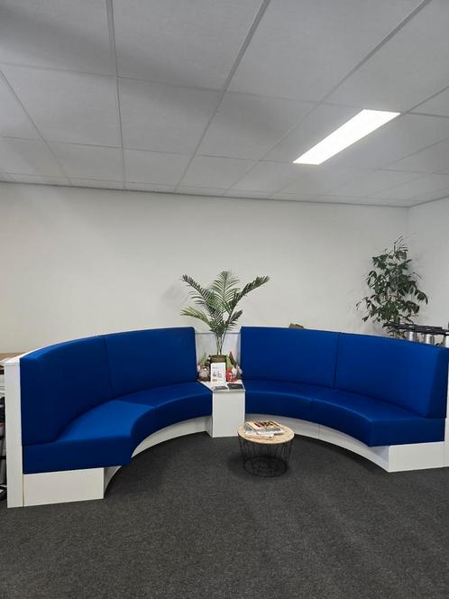 Ronde bank (moet voor 18 mei weg!!), Huis en Inrichting, Banken | Bankstellen, Gebruikt, Ophalen