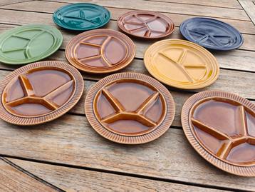 Set van 9 vintage gourmet/fondueborden in retrokleuren beschikbaar voor biedingen