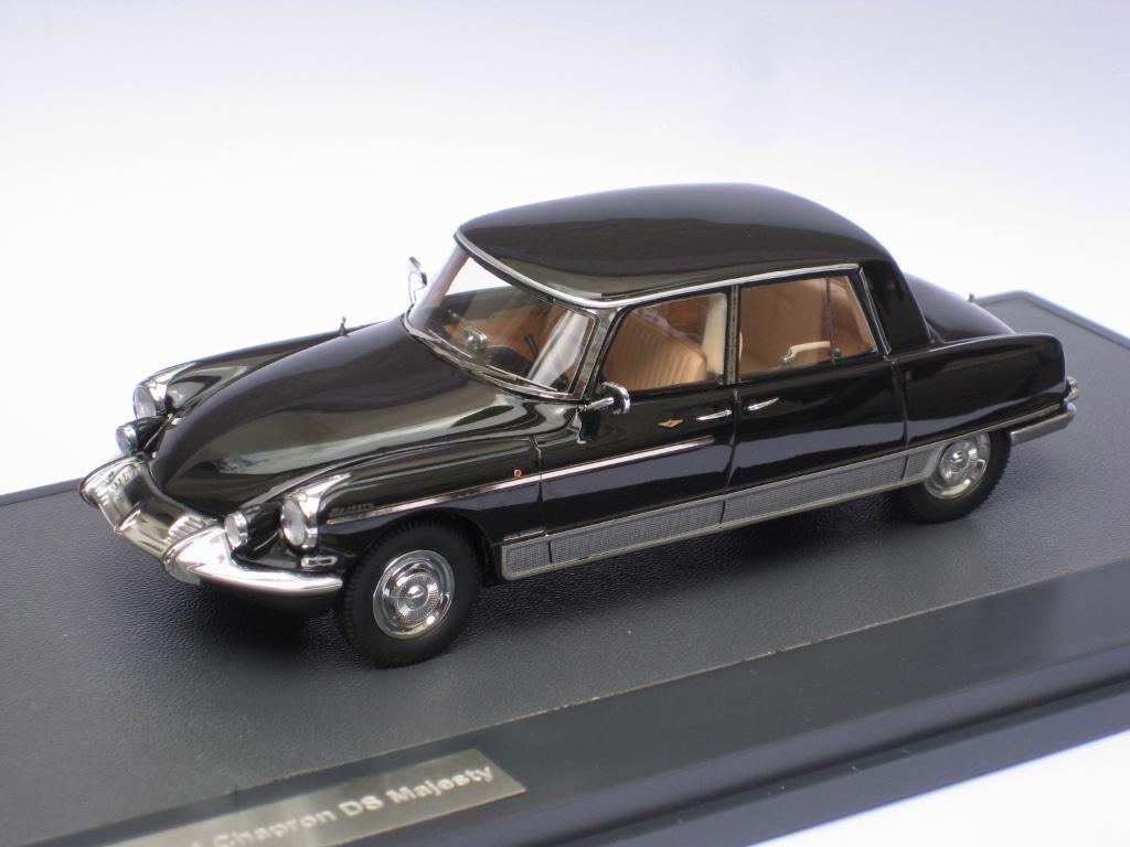 ≥ Citroen DS Majesty Chapron 1966 grijs of zwart Matrix 1