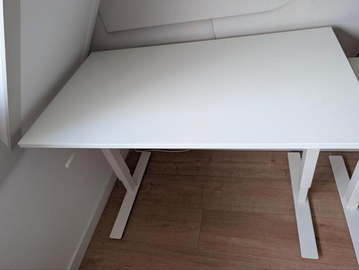 Ikea Skarsta Bureau - Nieuwstaat!, Huis en Inrichting, Bureaus, Zo goed als nieuw, Stabureau, In hoogte verstelbaar, Ophalen of Verzenden