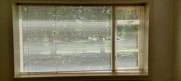 Horizontale jaloezieën (soort luxaflex) 2.63 br - 1.47 hoog beschikbaar voor biedingen