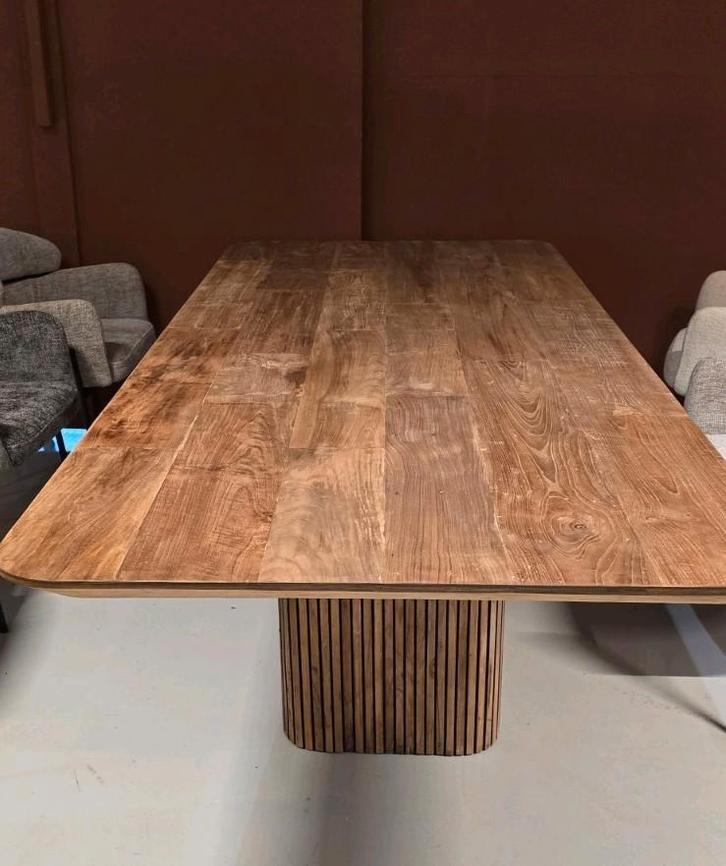 Showroommodel | Eettafel Lausanne | 230 cm | Teakhout, Huis en Inrichting, Tafels | Eettafels, Zo goed als nieuw, Rond, Ophalen of Verzenden