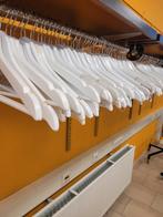 Kledinghanger hout, Ophalen, Gebruikt