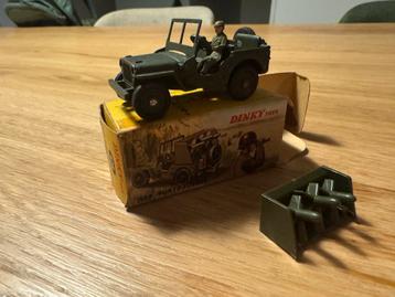 Dinky toys 80B jeep porte-fusées beschikbaar voor biedingen