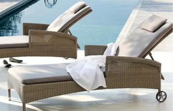 top 2 zeer mooie ligbedden van topmerk manutti  beschikbaar voor biedingen