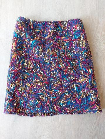 Vrolijke winter rok wol 42 beschikbaar voor biedingen