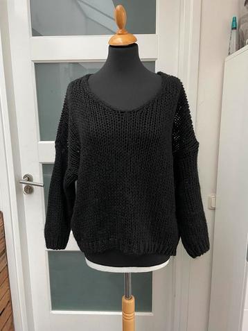 Made in Italy zwarte oversized trui maat S M L alpaca wol

 beschikbaar voor biedingen