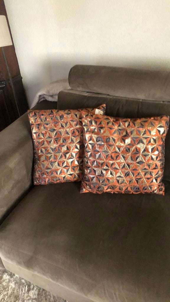 2 Sierkussens Dutch Decor 45x45 - Goede Staat, Ophalen of Verzenden, Gebruikt, Bruin, Vierkant