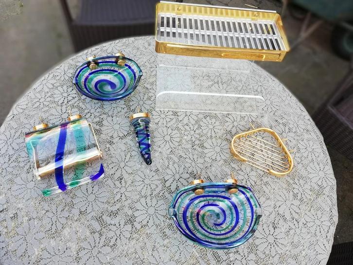 Bijzondere set vintage design badkamer accessoires, Huis en Inrichting, Badkamer | Badtextiel en Accessoires, Zo goed als nieuw