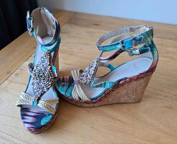 Sandalen met sleehak mt40 beschikbaar voor biedingen