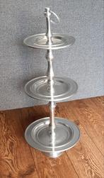 Mooie zilverkleurige etagere., Ophalen, Zo goed als nieuw