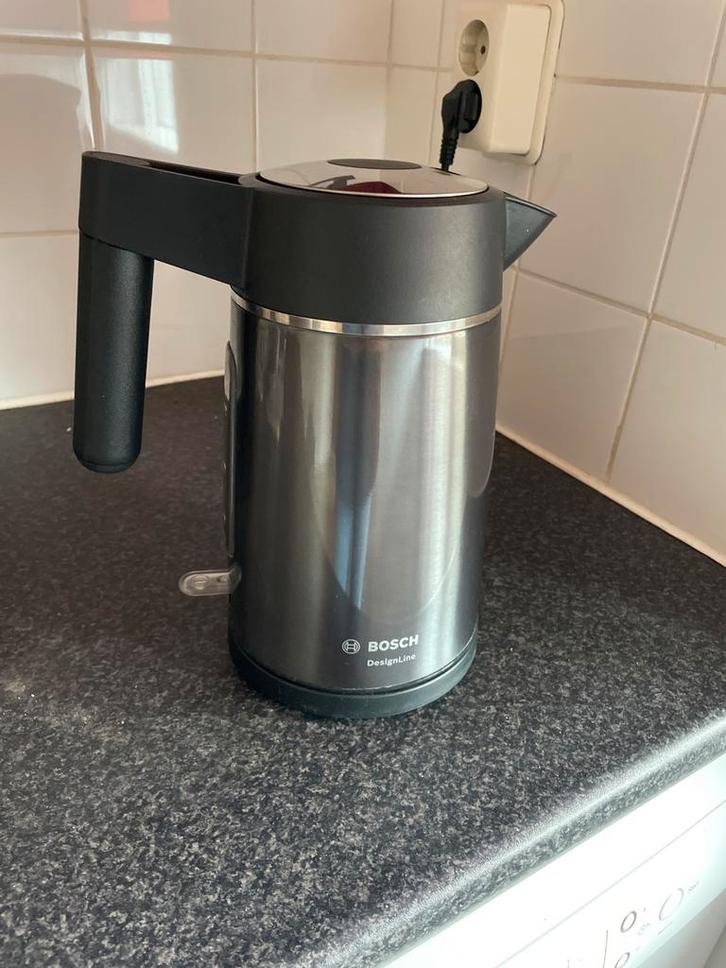 Bosch CTWK34A Waterkoker - DesignLine, Witgoed en Apparatuur, Waterkokers, Zo goed als nieuw, 1 tot 2 liter, Draadloos, Ophalen of Verzenden