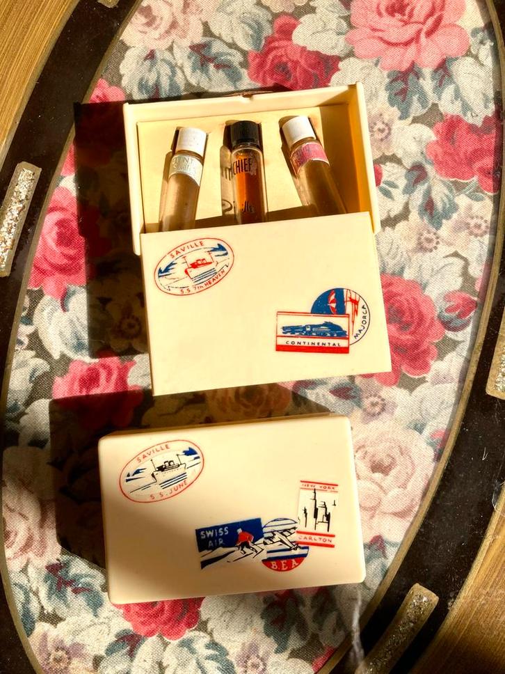 ‼️Zeldzame SAVILLE Miniaturen Misschief June Seventh Heaven, Verzamelen, Parfumverzamelingen, Gebruikt, Gevuld, Ophalen of Verzenden