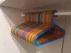 50 gekleurde  ikea Bagis kledinghangers, Ophalen of Verzenden, Zo goed als nieuw