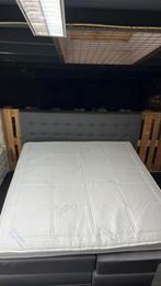 180x200 boxspring + extra luxe topper / showroom opruiming, Tweepersoons, Ophalen of Verzenden, Zo goed als nieuw, 180 cm