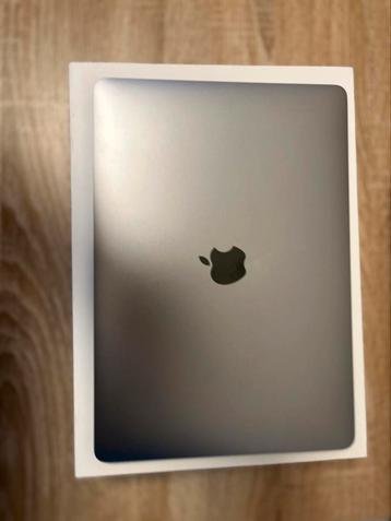 Apple MacBook Pro 13” M2 – 8GB / 256GB 2022 beschikbaar voor biedingen