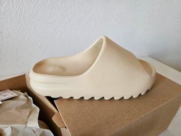 Nieuwe Adidas Yeezy Slide Bone FZ5897 maat 39 beschikbaar voor biedingen