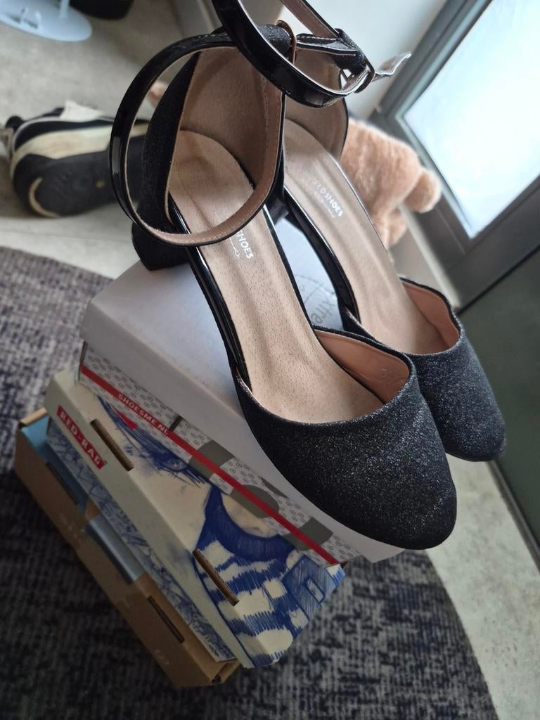 Elegante zwarte pumps maat 34, Kleding | Dames, Schoenen, Pumps, Zwart, Ophalen of Verzenden, Onbekend