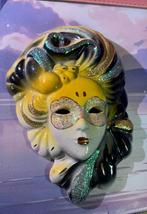 Italiaans klein porseleinen masker, Verzenden