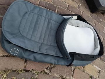 Kinderwagen Joolz Day 2 zitje en reiswieg beschikbaar voor biedingen