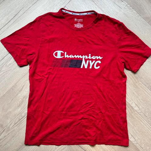 Champion T-shirt  Valt als maat L | Rood, Kleding | Heren, T-shirts, Zo goed als nieuw, Maat 52/54 (L), Rood, Ophalen of Verzenden