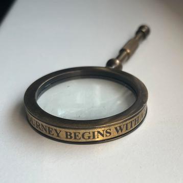 Vergrootglas engels nostalgisch beschikbaar voor biedingen