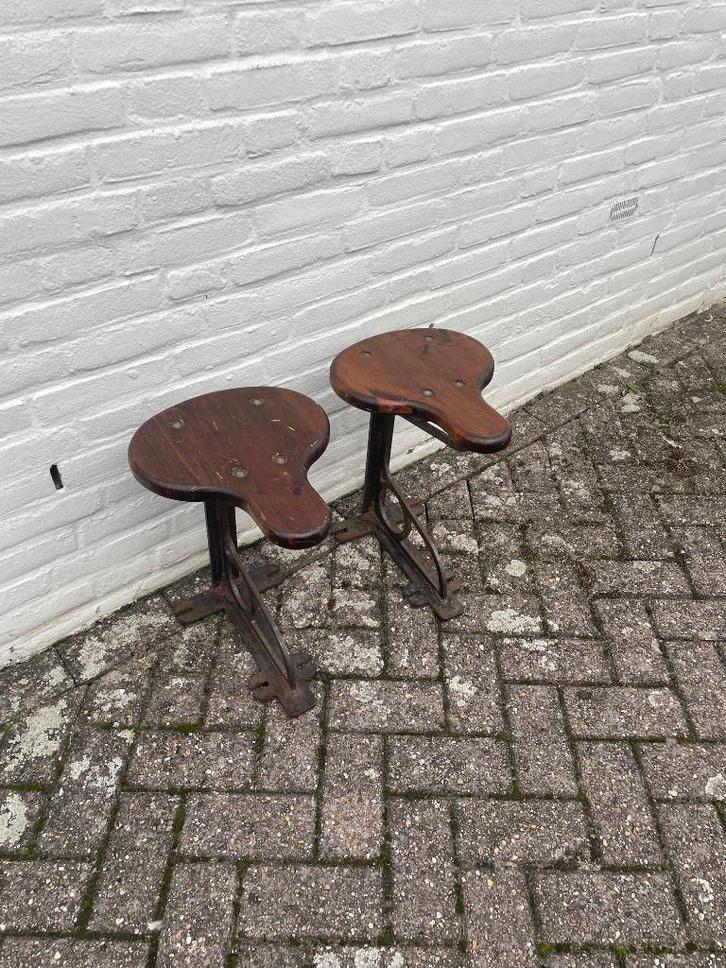 2 oude post sorteer krukken/stoelen 1930, Antiek en Kunst, Antiek | Meubels | Stoelen en Banken, Ophalen