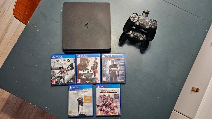 Playstation 4, 2 controllers met lader, 5 games, Spelcomputers en Games, Spelcomputers | Sony PlayStation 4, Zo goed als nieuw