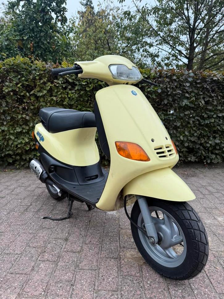 ⭐️Piaggio zip 2t 50cc Brom 45 km/h 2292 Km⭐️, Fietsen en Brommers, Scooters | Piaggio, Zo goed als nieuw, Zip, Tweetakt, Ophalen