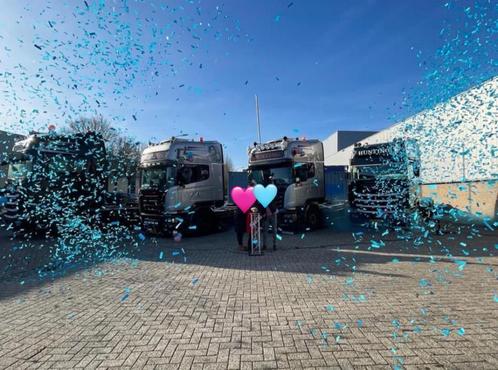 Genderreveal confetti shooters 🎉 huren GRATIS BEZORGING, Hobby en Vrije tijd, Feestartikelen | Verhuur, Zo goed als nieuw, Geboorte of Huwelijk