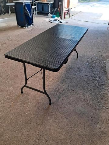 Inklapbare Campingtafel 180cm beschikbaar voor biedingen