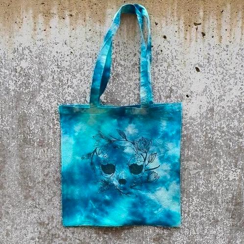 Handgemaakte katten schedel gothic blauw tie dye tote bag, Sieraden, Tassen en Uiterlijk, Tassen | Schoudertassen, Nieuw, Overige merken