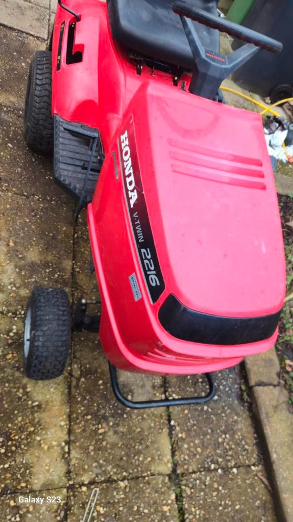 Honda Zitmaaier HF2216 - Goed Onderhouden, Tuin en Terras, Zitmaaiers, Gebruikt, 90 tot 120 cm, Elektrische starter, Ophalen