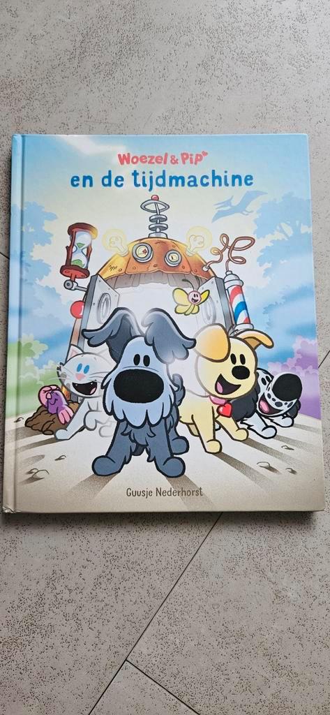 Guusje Nederhorst - Woezel & Pip en de tijdmachine, Boeken, Kinderboeken | Jeugd | onder 10 jaar, Zo goed als nieuw, Ophalen of Verzenden