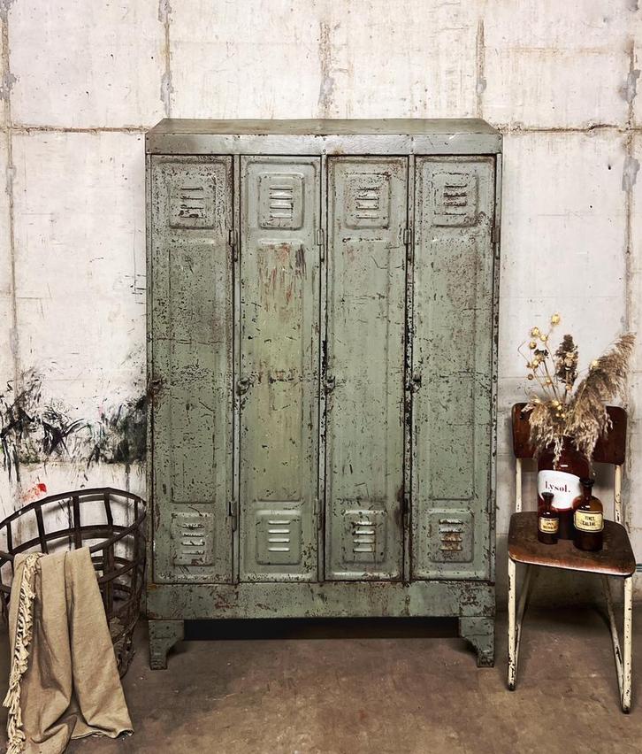 Vintage Lockerkast garderobekast industrieel, Antiek en Kunst, Curiosa en Brocante, Ophalen