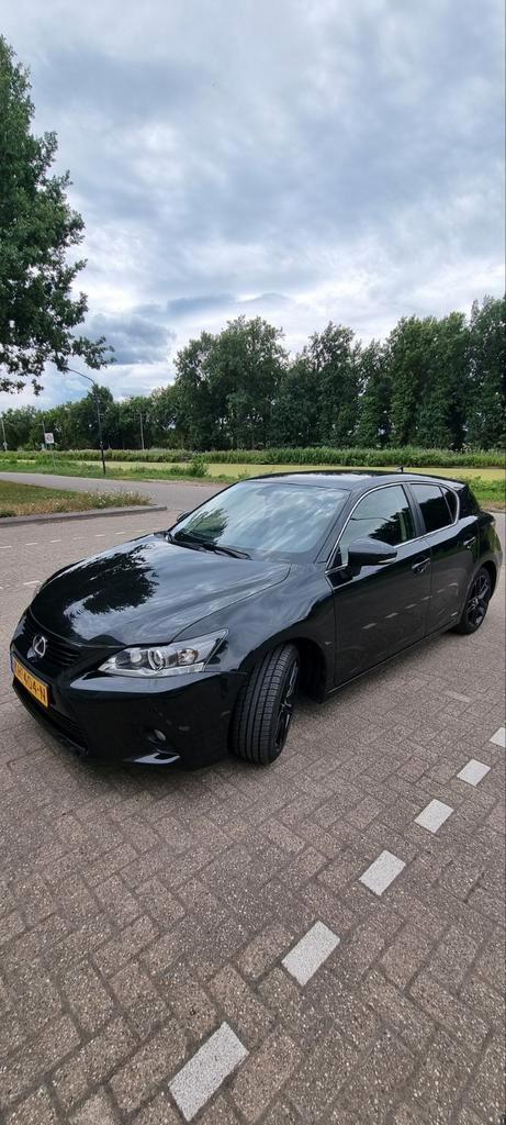 Lexus CT-H 200H 2016 NL auto , dealer onderhouden, Auto's, Lexus, Particulier, CT-H, Hybride Elektrisch/Benzine, Volledig hybride
