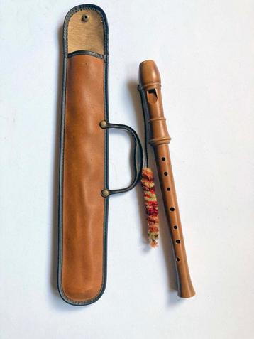 J.R. v.d. Veen blokfluit — Duitse boring beschikbaar voor biedingen