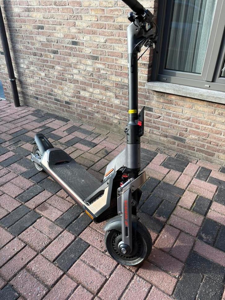 SEGWAY GT2P (NIEUW), Fietsen en Brommers, Steps, Zo goed als nieuw, Elektrische step (E-scooter), Ophalen