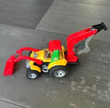 Bruder Roadmax Tractor Met Laadklep En Kraan beschikbaar voor biedingen