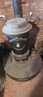 Te koop aangeboden oude pot kachel., Ophalen, Gebruikt, Hout, Houtkachel