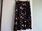 Rok(midi)zwart met vlinders en bloemen, mt.40, crèpe stof, Kleding | Dames, Rokken, Maat 38/40 (M), Pierre Franck, Zwart, Ophalen of Verzenden