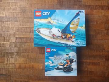Lego City 60438 Sailboat & 60376 Arctic Snowmobile Nieuw beschikbaar voor biedingen