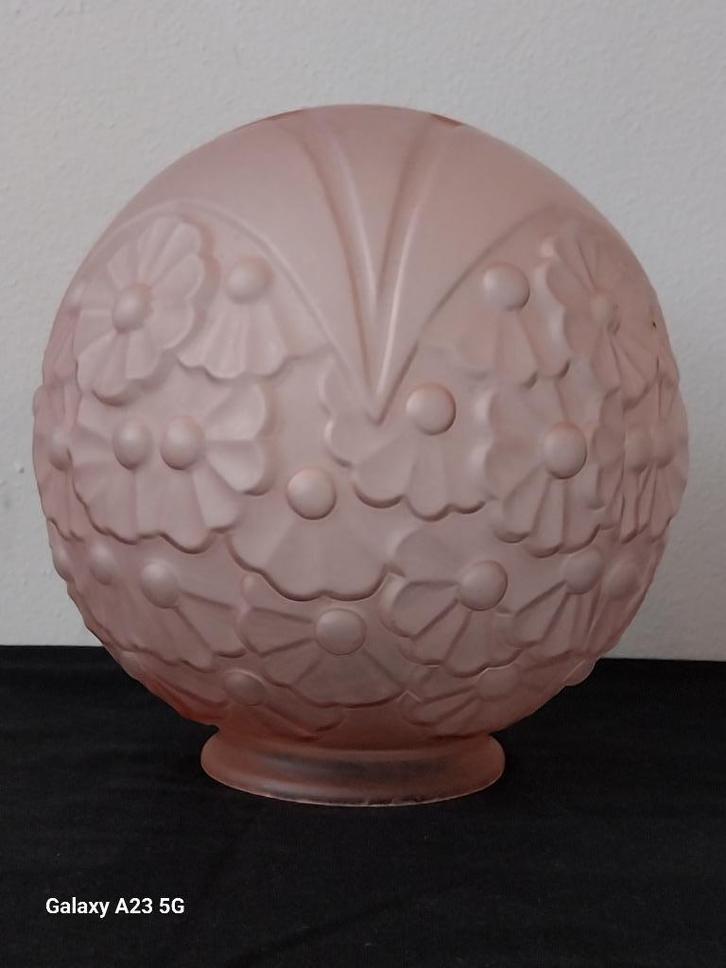 Art Deco roze glazen bol lampenkap, Antiek en Kunst, Antiek | Lampen, Ophalen of Verzenden