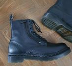 Dr. Martens Pascal Zip in zacht leer in maat 38 Mono black, Zwart, Lage of Enkellaarzen, Ophalen of Verzenden, Dr. Martens